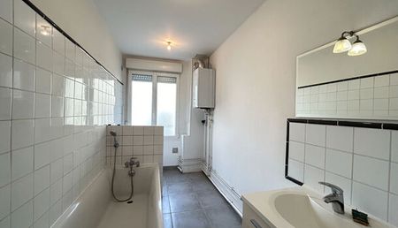 Appartement 4 pièces 89m2 REIMS 760 euros - Photo 4