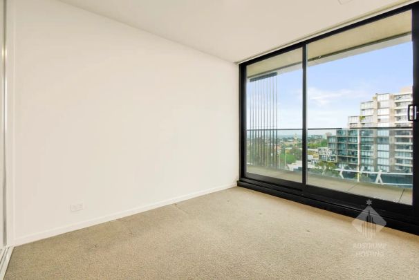 “Luxury Living Penthouse St Kilda Apartment I 2Bed 2Bath 1Car” - Photo 1