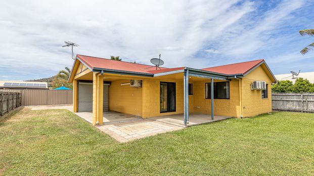 11 Saxby Crescent, Mount Louisa - Photo 1