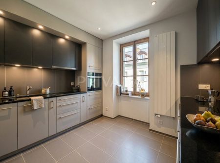 A magnificent, fully renovated mansion in a prime location - Foto 3