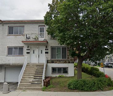 Grand 5 1/2 avec garage intérieur et cour arrière Anjou - Photo 4