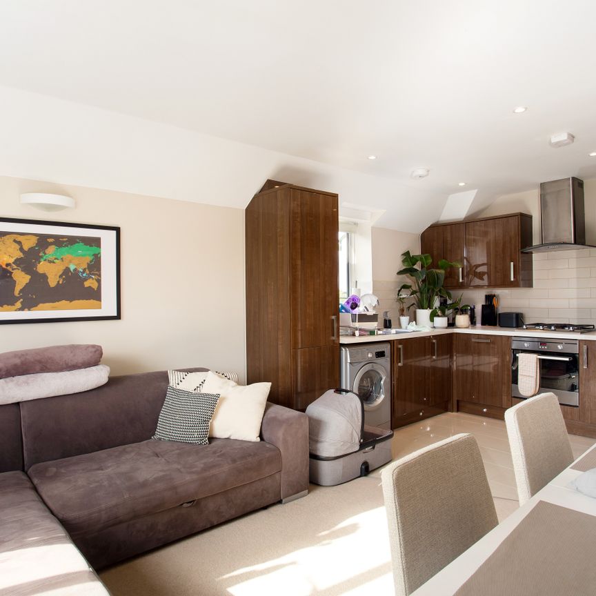 Maple Road, Surbiton, KT6 flat to rent - Photo 1