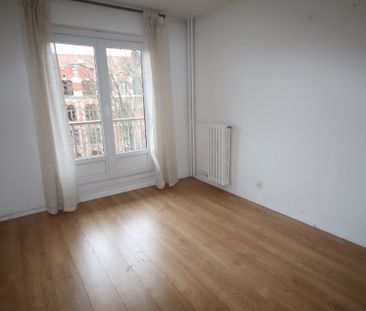 Location Appartement 3 pièces 69m² LILLE 59000 - Photo 3