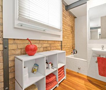 Sophisticated Living - Photo 3