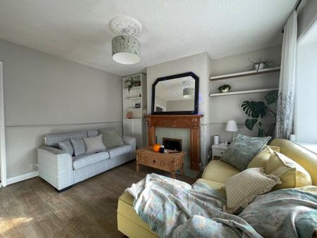 2 bedroom terraced house to rent - Photo 2