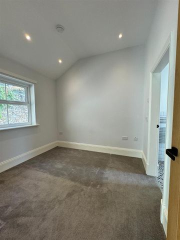 1 bed bungalow to rent in Ashworth Road, Rossendale, BB4 - Photo 2