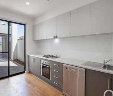 Open the Door to Top end townhouse in Tonsley - Photo 6