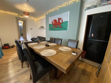 6 bedroom house to rent - Photo 2