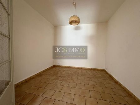 Location Appartement 4 pièces 80m² PUGET VILLE 83390 - Photo 5