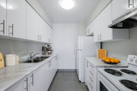 Two Bedroom Apartment - Photo 2