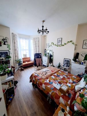 Room in a Shared House, Graces Road, SE5 - Photo 1
