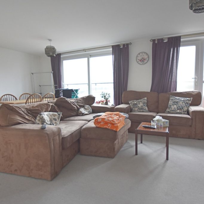 2 Bedroom Flat - Photo 1