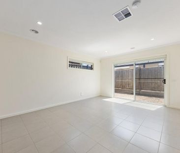 56 Homebush Street, Tarneit VIC, Belconnen - Photo 2