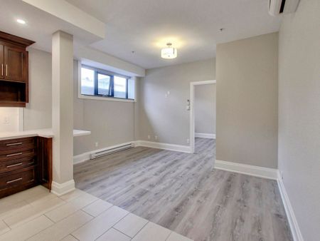 For Lease - 458 Oakwood Avenue Unit# 102, Toronto, Ontario - Photo 2