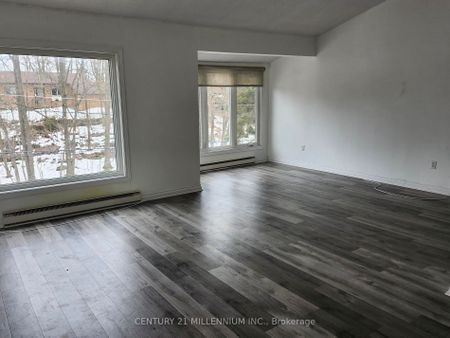 Condo Townhouse For Lease | X8111624 - Photo 4