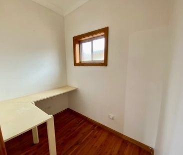 “MULTI LIVING FAMILY HOME!” - Photo 2