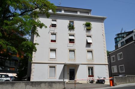 Logement de 2 pièces, d'environ 34 m2, sis au 2ème étage. Visites groupées sur place, sans inscription, mardi 13 mai 2025 de 13h15 à 13h30. - Foto 3
