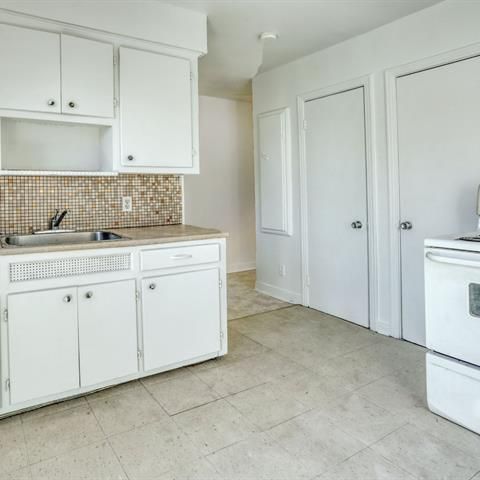 791 8e Avenue - Photo 1