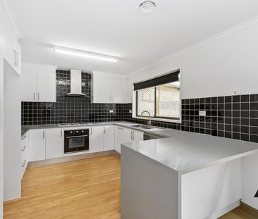 7 Roberston Street, Epsom VIC 3551 - House For Rent | Domain - Photo 6