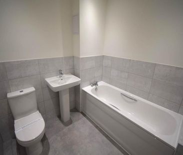 3 bedroom semi-detached house to rent - Photo 5