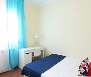 Calle de O'Donnell, Madrid, Community of Madrid 28009 - Photo 3