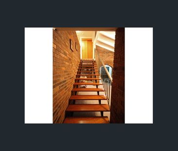 6/111 Salerno Street, Isle Of Capri, Qld 4217 - Photo 5