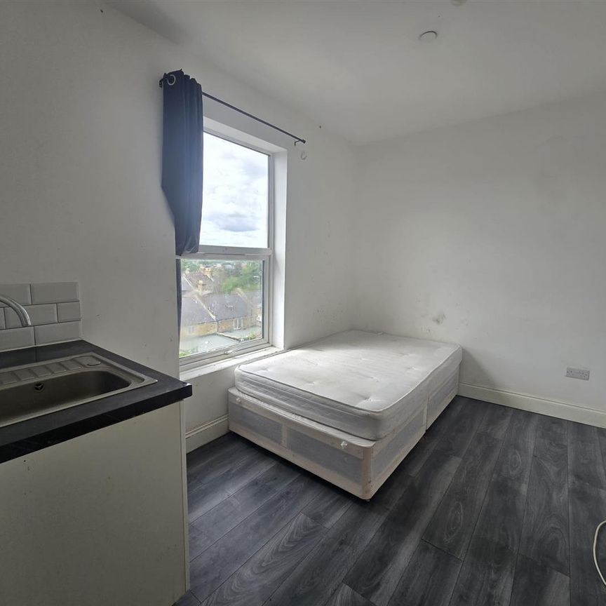Brownhill Road, London SE6 - Photo 1