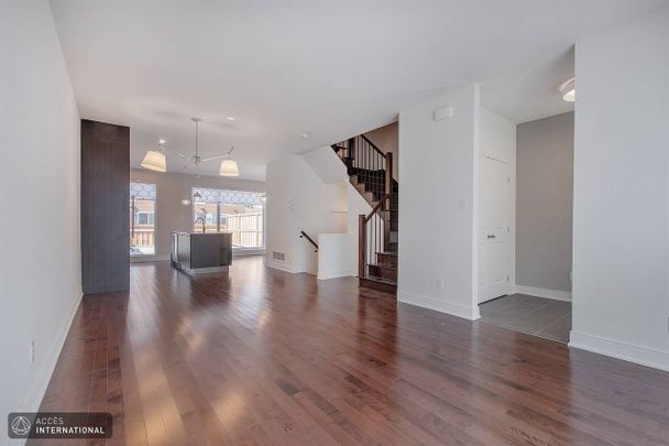 Splendid townhouse for rent in Pointe-Claire | Accès International - Photo 1