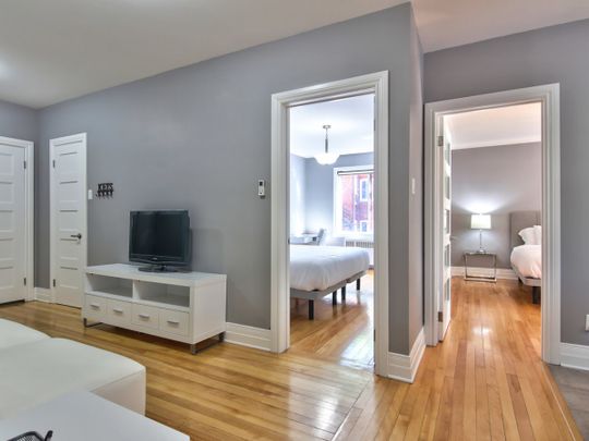 4785 Rue Dupuis, #1 - Photo 1