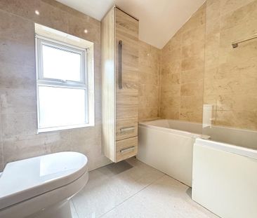 1 bedroom in a house share to rent - Photo 4