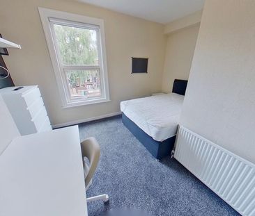 4 bedroom house to rent - Photo 3