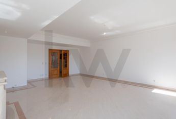 Apartamento T4 em Lisboa