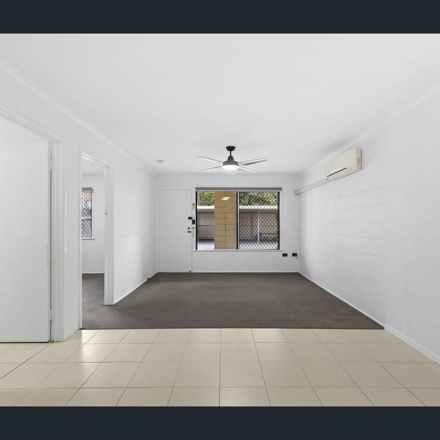 Stylish One-Bedroom Across from the Broadwater Unfurnished - Photo 1