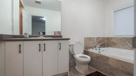 For Lease - 125 Vanilla Trail, Thorold, Ontario - Photo 3