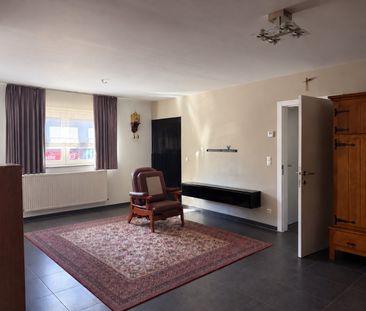 Ruim en modern 2-slaapkamerappartement met terras en ondergrondse s... - Photo 1