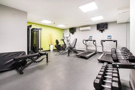 Diplomat Apartments — 3 Bedroom - Photo 4