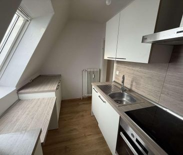 Großzügige Wohnung mit großen Zimmern, Einbauküche und Abstellraum - Photo 3