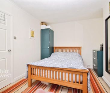 3 bedroom terraced house to rent - Photo 6