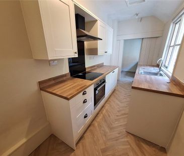 2 bedroom semi-detached house to rent - Photo 6