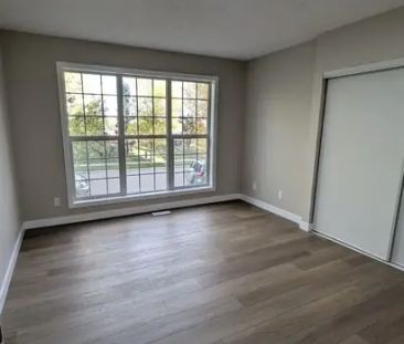 Beautiful renovated 4 bed 2 bath | Calgary - Photo 1