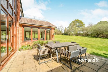 Manor Barns Lane, Finchampstead, Wokingham, RG40 - Photo 2