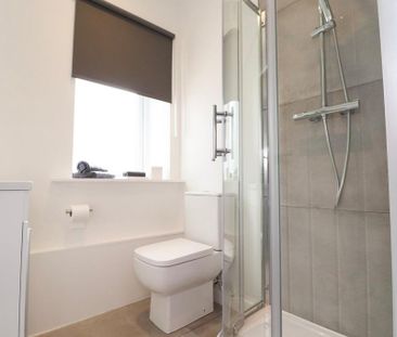 1 bedroom in a house share to rent - Photo 4