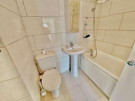 St. Georges Road, London, Greater London, N13 - Photo 5