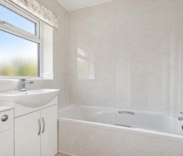 1 bedroom ground floor flat to rent - Photo 5