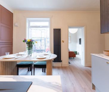 Room in a Shared House, Hough Lane, LS13 - Photo 1