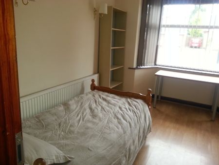 3 Bed Student Accommodation - Photo 4