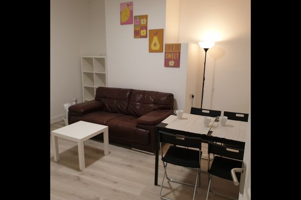 Room in a Shared House, Harper Road, L9 - Photo 1