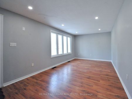 Detached Home For Lease | N8093414 - Photo 5