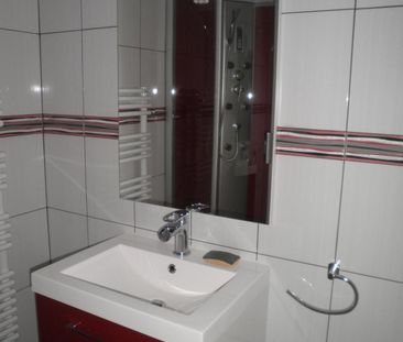 Location Appartement 1 pièce 47m² GRANVILLE 50400 - Photo 3