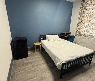 Room in a Shared House, Tanner St, IG11 - Photo 2